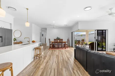 Property photo of 44 West Spring Way Nikenbah QLD 4655