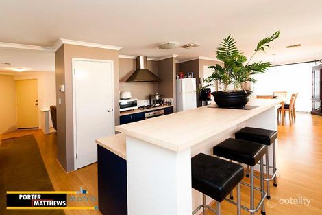 18 Silica Rd, Wattle Grove, WA 6107