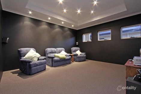 Property photo of 90 Waldburg Drive Tapping WA 6065