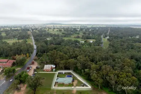 4 Burkes St, The Rock, NSW 2655