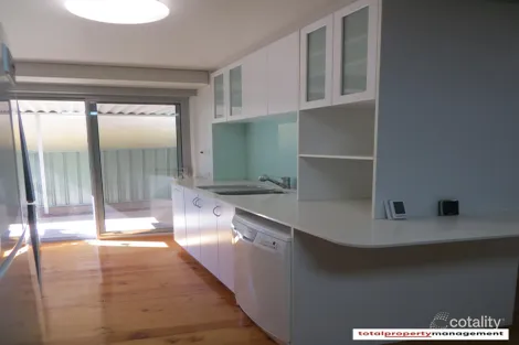 Property photo of 32 Blamey Crescent Campbell ACT 2612