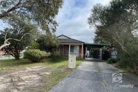 5a Barilla Ct, Cranbourne, VIC 3977