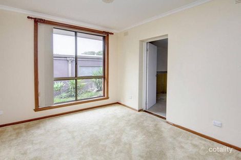 Property photo of 9 Roslyn Street Rye VIC 3941