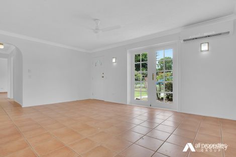 Property photo of 166 Vansittart Road Regents Park QLD 4118