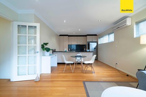 Property photo of 2/11 Salisbury Road Rivervale WA 6103