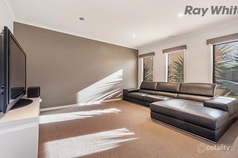 Property photo of 2 Gill Place Caroline Springs VIC 3023