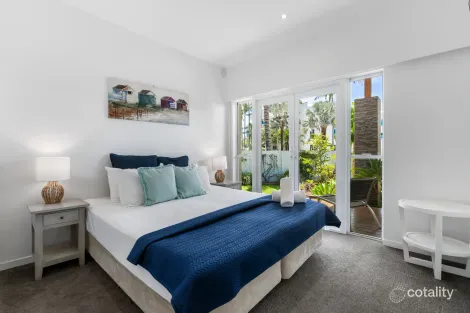 Property photo of 14 Eady Avenue Broadbeach Waters QLD 4218