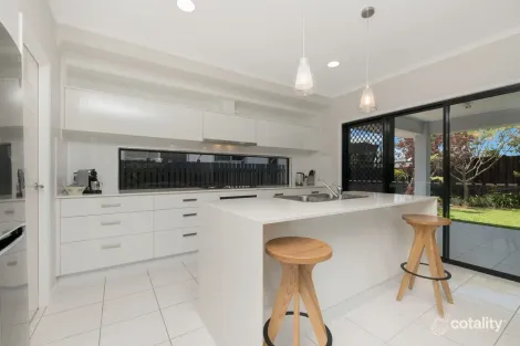 Property photo of 73 Iona Avenue Burdell QLD 4818
