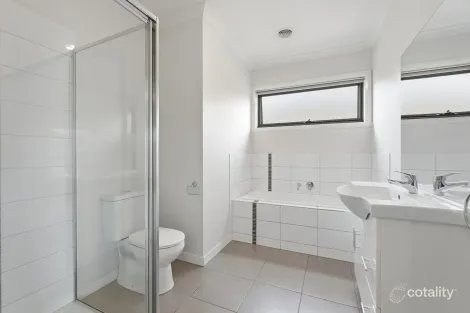 Property photo of 1/3 Amelie Parade Tarneit VIC 3029