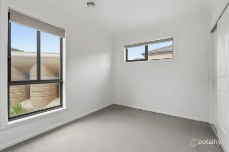 Property photo of 1/3 Amelie Parade Tarneit VIC 3029