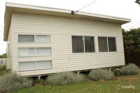 8 Fern Ave, Surf Beach, VIC 3922