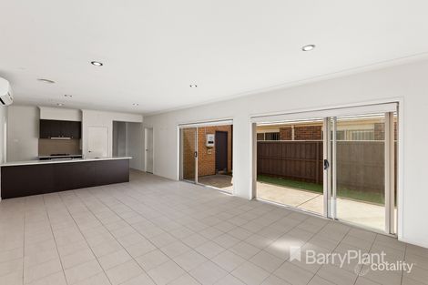 Property photo of 6 Narung Way Wyndham Vale VIC 3024