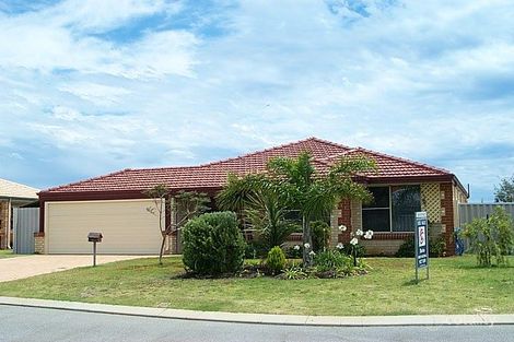 Property photo of 4 Silvertop Circle Warnbro WA 6169