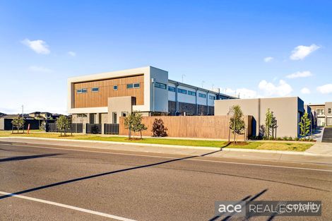 Property photo of 2 Pendant Walk Truganina VIC 3029