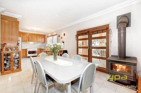 Property photo of 24 Reading Close Roxburgh Park VIC 3064