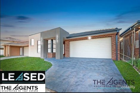 64 Roehampton Dr, Strathtulloh, VIC 3338