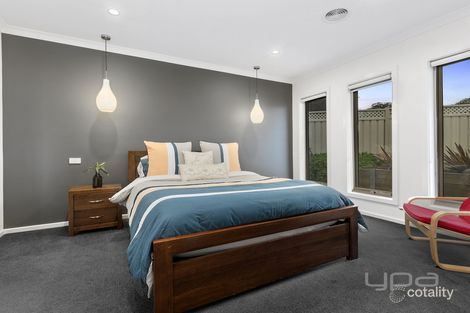 Property photo of 23 Currington Crescent Darley VIC 3340