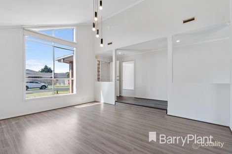 Property photo of 5 Chatterton Drive Delahey VIC 3037