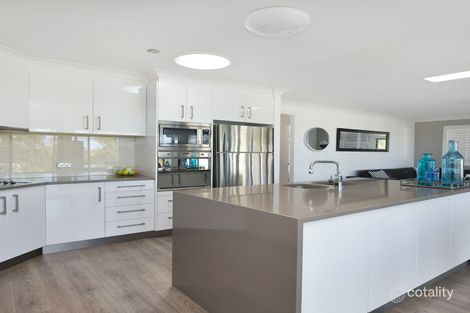 Property photo of 8 Bradley Crescent Hodgson Vale QLD 4352