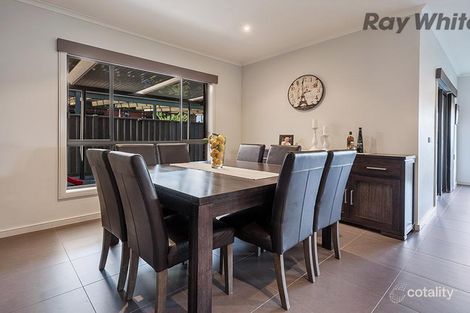 Property photo of 2 Gill Place Caroline Springs VIC 3023