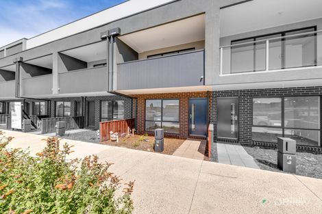 Property photo of 14 Village Way Pakenham VIC 3810