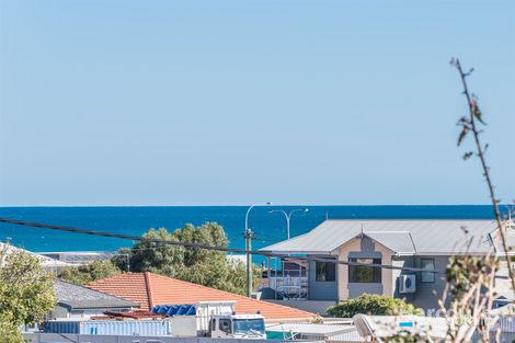 4b Burt St, Quinns Rocks, WA 6030