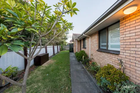 2/97 Balgownie Rd, Balgownie, NSW 2519