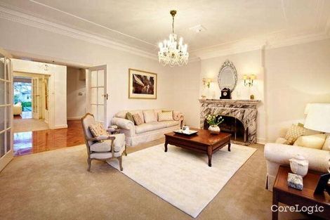 Property photo of 32 Linlithgow Road Toorak VIC 3142
