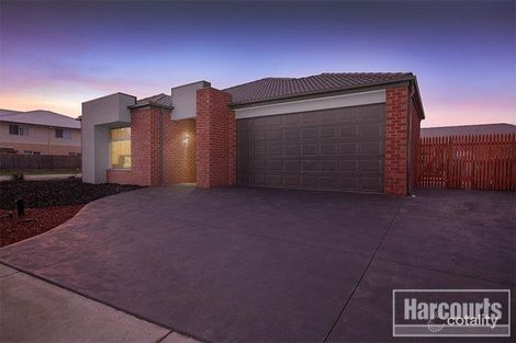 Property photo of 19 Lyrebird Avenue Pakenham VIC 3810