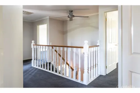 Property photo of 6 The Court Wodonga VIC 3690