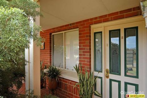 Property photo of 5 Burton Retreat Stratton WA 6056