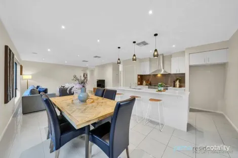 Property photo of 16 Elegante Road Point Cook VIC 3030