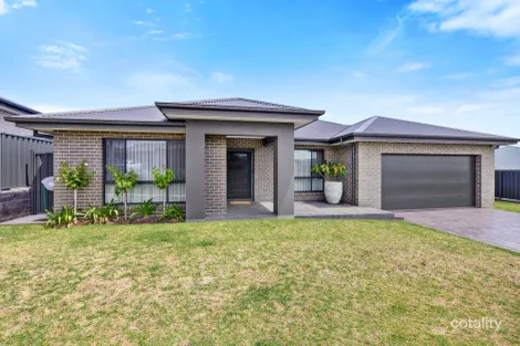 Property photo of 23 Traminer Drive North Tamworth NSW 2340