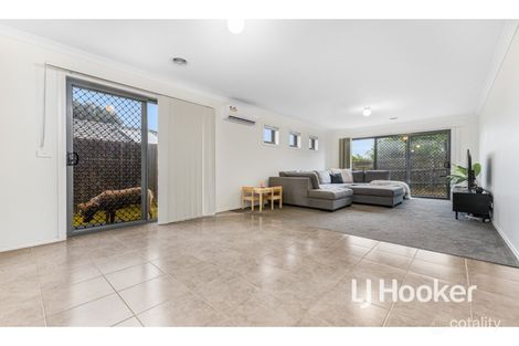 Property photo of 14 McClenaghan Place Pakenham VIC 3810