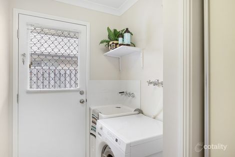 12 Crossing Dr, Eatons Hill, QLD 4037