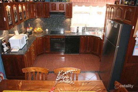 Property photo of 8 Avonlea Crescent Bass Hill NSW 2197