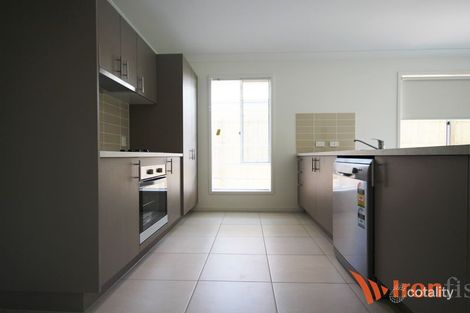 30 Mount Mee St, Park Ridge, QLD 4125