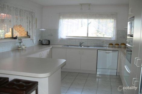 Property photo of 10 Wattle Bird Way Langwarrin VIC 3910