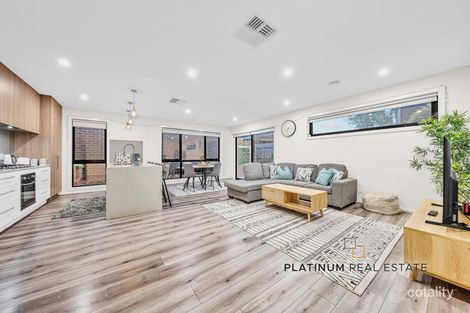 Property photo of 6 Odeon Avenue Clyde North VIC 3978
