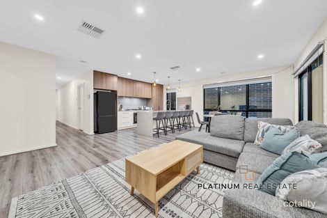 Property photo of 6 Odeon Avenue Clyde North VIC 3978