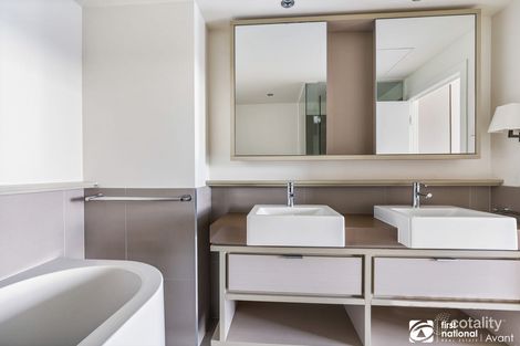 Property photo of 1004/9 Waterside Place Docklands VIC 3008