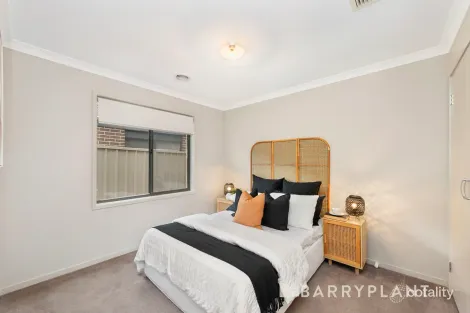 Property photo of 18 Caspar Place Maddingley VIC 3340