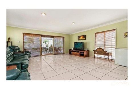 Property photo of 31 Coventry Circuit Carindale QLD 4152