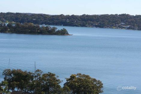 Property photo of 19 Ealing Crescent Fishing Point NSW 2283