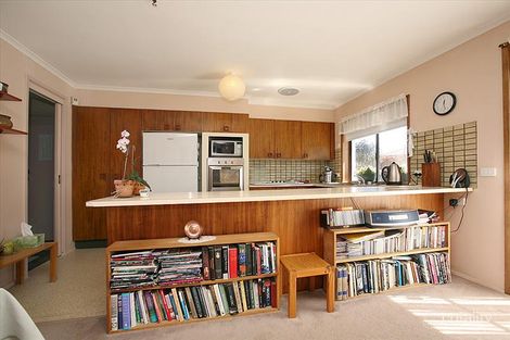 Property photo of 8 Ey Place Kambah ACT 2902