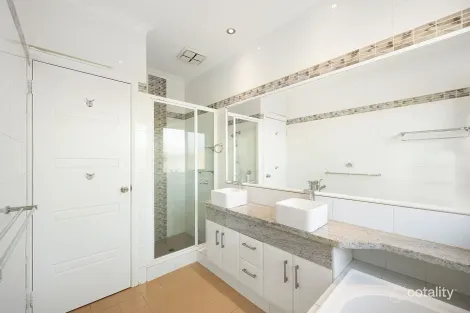 Property photo of 5 Allen Court Millars Well WA 6714