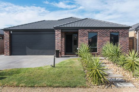 24 Saltbush Cres, Brookfield, VIC 3338