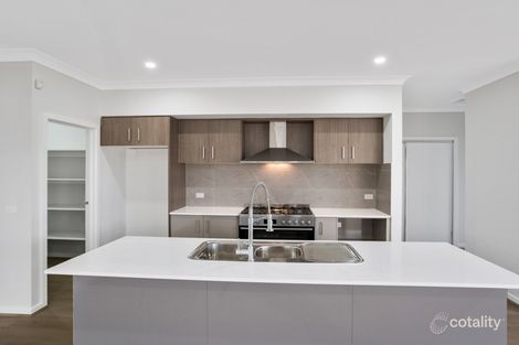 Property photo of 5 Gellibrand Drive Mickleham VIC 3064