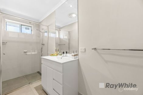 Property photo of 48 Scotsburn Way Endeavour Hills VIC 3802