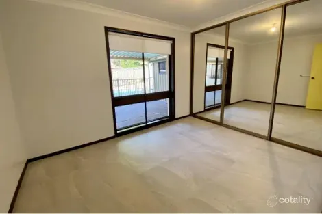 Property photo of 36 Cleopatra Drive Rosemeadow NSW 2560